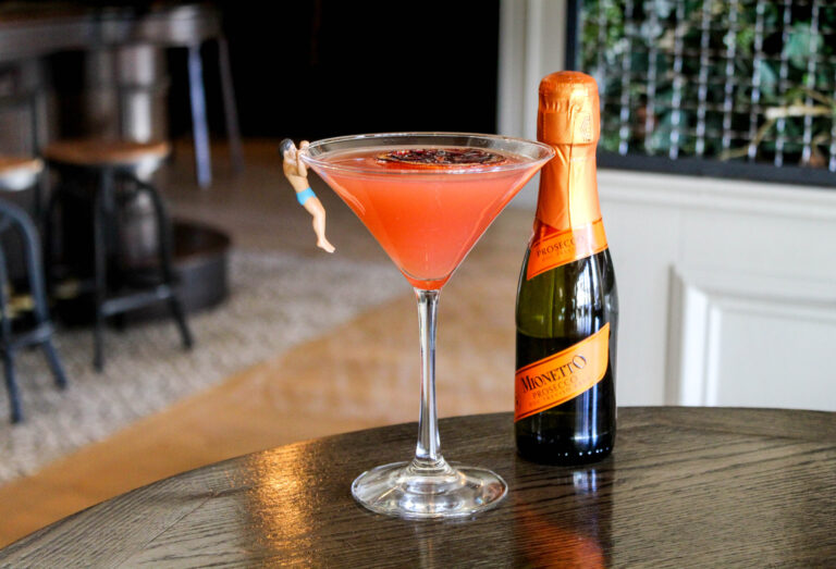 Pornožvaigždė Martini grįžta kaip vasaros gėrimas