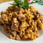 Graikijos „Orzo Casserole“ su jauna jautiena („YouVetsi“)